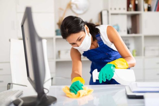 How Your Business Benefits from Hiring an Office Cleaning Service